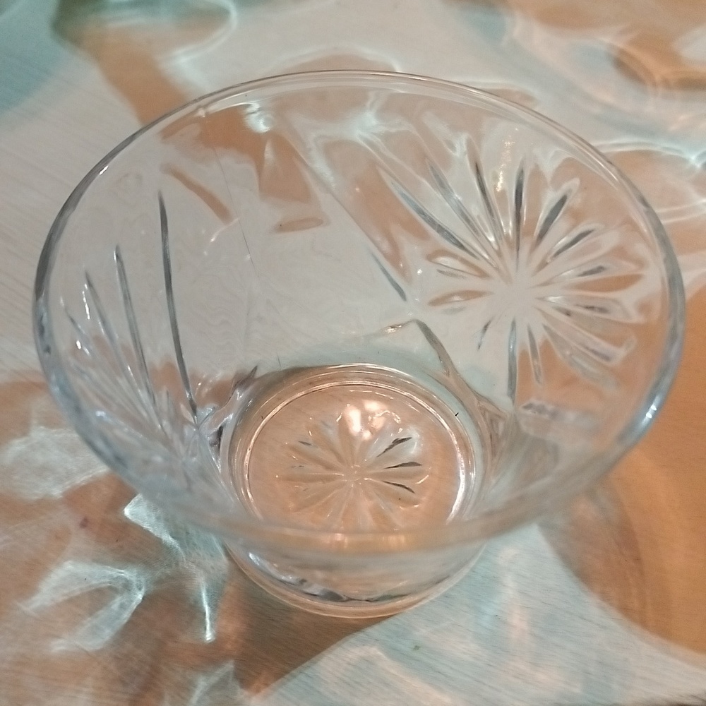 Small etched glass finger bowl.